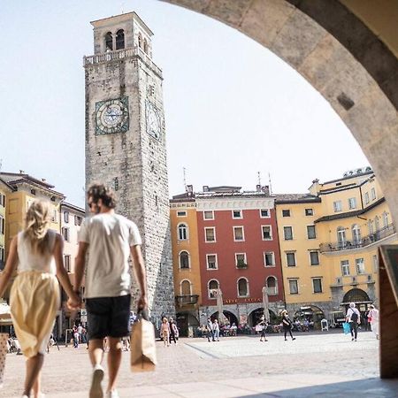 Me Ca - Appartamento Vacanze Riva del Garda Exterior photo